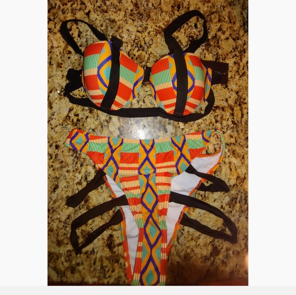 Sexy two piece geometrical bikini - Picture 1 of 5